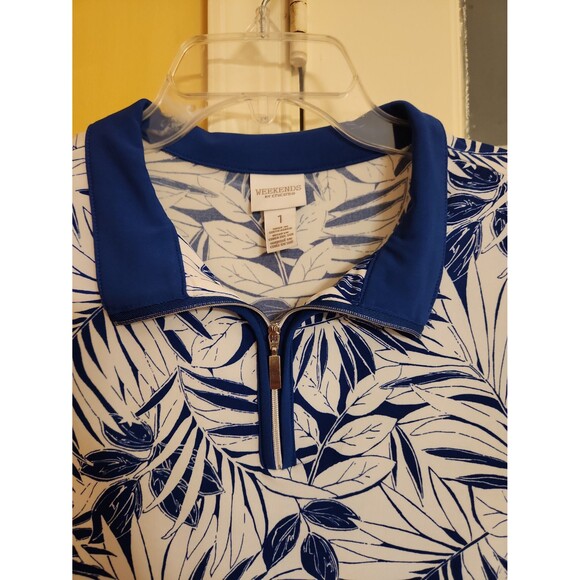 Weekends by Chico's Blue & White Blooming Palms Quarter Zip Shirt Size 1 US 8 - Picture 3 of 8
